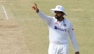 &Quot;ये वड़ा पाव बंटाधार करेगा&Quot; चौथे टेस्ट में भारत की खस्ता हालत देखकर भड़के फैंस, रोहित शर्मा को बताया घटिया कप्तान
