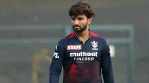 बड़ी खबर - आरसीबी को लगा बड़ा झटका, टीम का सबसे धाकड़ बल्लेबाज हुआ पहले 7 मैचों से बाहर
