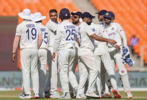 Ind Vs Aus: टीम इंडिया ने कंगारुओं को धूल चटाकर बॉर्डर गावस्कर ट्रॉफी पर किया कब्जा, सोशल मीडिया पर फैंस के बधाईयों का लगा तांता ∼