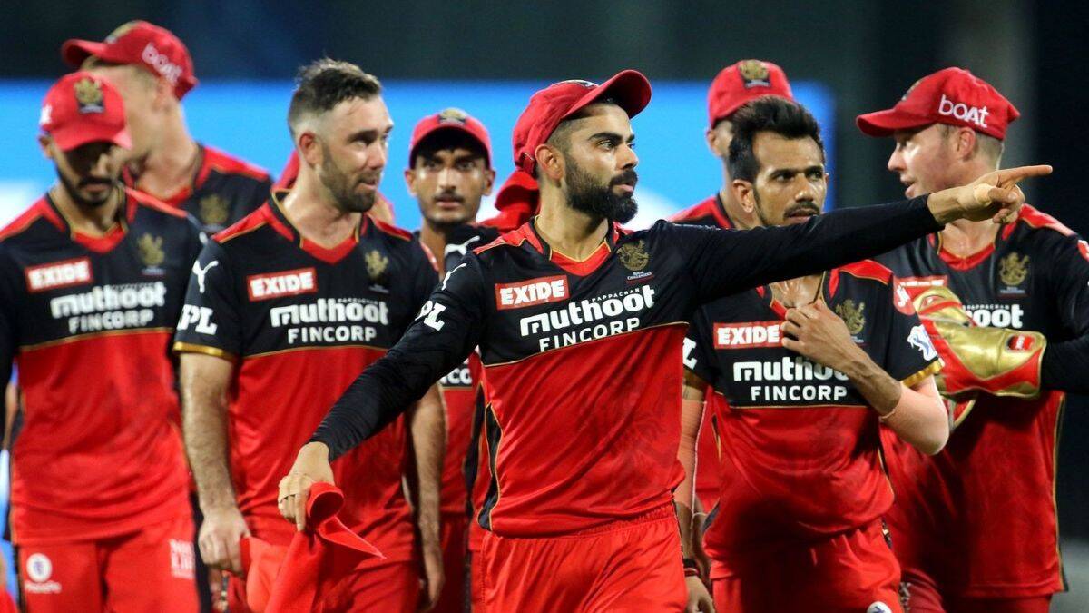 बड़ी खबर: रॉयल चैलेंजर बैंगलोर को लगा बड़ा झटका, Ipl 2023 से बाहर हुआ ये धाकड़ गेंदबाज