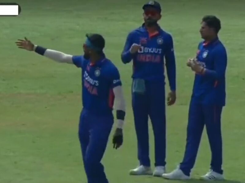 कप्तानी के घमंड में चौड़े हुए हार्दिक, लाइव मैच में विराट कोहली को इग्नोर कर की बेइज्जती: वीडियो
