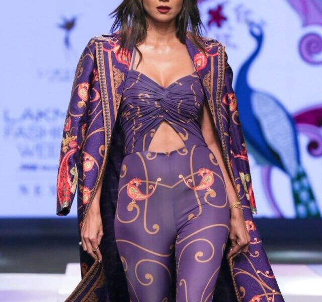 Shilpa Shetty Bikini Jumpsuit Photos Viral (8)