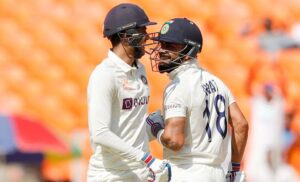Ind Vs Aus: गिल ने जड़ा शतक, तो कोहली ने लगाई फिफ्टी, ऑस्ट्रेलिया के खिलाफ तीसरे दिन जीत की पटरी पर लौटी टीम इंडिया 3 Ind Vs Aus: गिल ने जड़ा शतक, तो कोहली ने लगाई फिफ्टी, ऑस्ट्रेलिया के खिलाफ तीसरे दिन जीत की पटरी पर लौटी टीम इंडिया