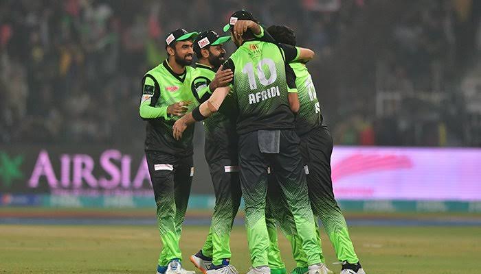Psl 2023 : फाइनल मुकाबले में लाहौर कलंदर ने 1 रन से मुल्तान सुलतान को हराकर लगातार दूसरी बार पीएसएल खिताब किया अपने नाम 