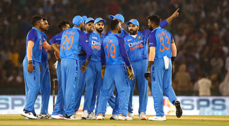 टीम इंडिया के इस खिलाड़ी ने क्रिकेट से संन्यास लेने का किया फैसला, आखिरी बार टी20 वर्ल्ड कप में खेलता हुआ आया था नज़र 
