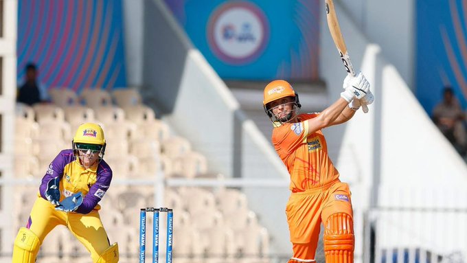 Wpl 2023: यूपी वॉरियर्ज ने आरसीबी की उम्मीदें पर फेरा पानी, सांसे रोक देने वाले मैच में गुजरात जायंट्स को दी मात 2 Wpl 2023: यूपी वॉरियर्ज ने आरसीबी की उम्मीदें पर फेरा पानी, सांसे रोक देने वाले मैच में गुजरात जायंट्स को दी मात
