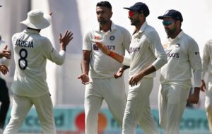 Ind Vs Aus: बॉर्डर गावस्कर ट्रॉफी सीरीज का पहला ऐसा सेशन, जिसमें नहीं गिरा कोई विकेट, भारतीय गेंदबाजों के नाम दर्ज हुआ शर्मनाक रिकॉर्ड