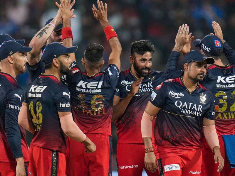 ब्रेकिंग न्यूज - गुजरात-कोलकाता के बाद Rcb टीम को लगा बड़ा झटका, अचानक पूरे सीजन से बाहर हुए ये खिलाड़ी