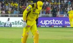 पहले ही मैच में महेंद्र सिंह धोनी के करियर का अंत, घुटने में लगी भयानक चोट, वीडियो वायरल