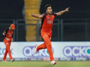 Video: उमरान मलिक ने देवदत्त पडिकल के उखाड़े डंडे, 150Kph की गेंदबाजी कर बुमराह को भी छोड़ा पीछे, वीडियो हुआ वायरल
