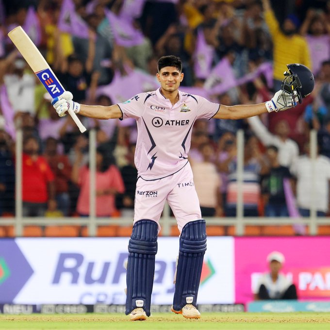 बल्ले के बाद शुभमन गिल ने शर्टलेस होकर सिक्स पैक एब्स से इंटरनेट पर लगाई आग, तो खुश हुई सारा तेंदुलकर ने ऐसे दिया रिएक्शन!