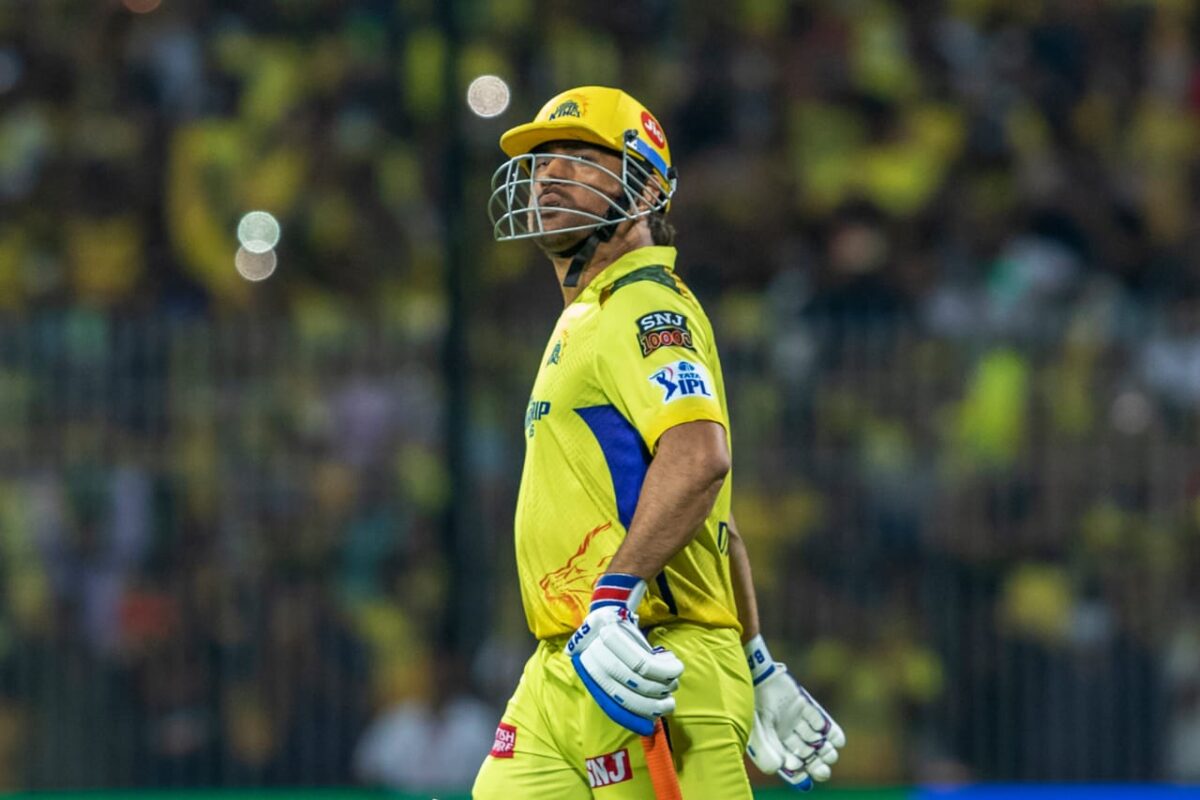 Video: महेंद्र सिंह धोनी अब भी हैं बाप फिनिशर, दिल्ली के गेंदबाजों की उड़ाई धज्जियां, देखें