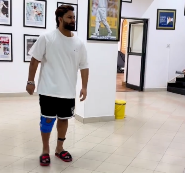 Rishbh Pant Viral Insta Videos, Watch Rishabh Pant Walking Without Crutches (2)