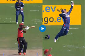 यश ठाकुर की गेंद पर क्विंटन डी कॉक ने एक हाथ से लपका मुश्किल कैच, देखकर बल्लेबाज के भी उड़ गए होश, वायरल हुआ Video 