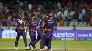भुवनेश्वर कुमार के नाम दर्ज हुआ सबसे शर्मनाक रिकॉर्ड, अगर टीम को जितना हैं तो उनके हाथ में बल्ला ना दें