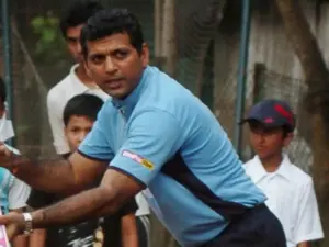 रोहित शर्मा से कप्तानी छिनकर इस खिलाड़ी को दी जाए टीम इंडिया की कमान, इस दिग्गज ने Bcci से की खास अपील 3 Devang Gandhi