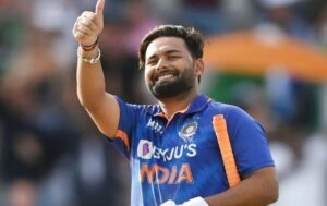 ऋषभ पंत से मिलने पहुंचे शिखर धवन, भगवान से दुआ मांगते हुए हेल्थ पर दी बड़ी अपडेट 