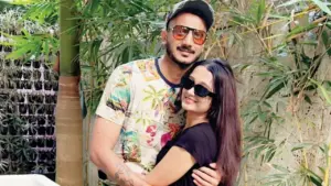 किसी ने लगाया ग्लैमर का तड़का, तो किसी ने साड़ी में पति के पैर छूकर जीता भारतीयों का दिल, इन 10 खिलाड़ियों की पत्नियों ने Ipl 2023 में लूटी महफिल 2 Meha Patel