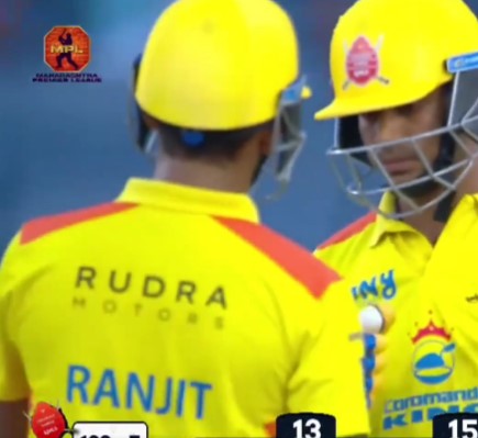 Video: 6,6,6.. एमएस धोनी के चेले ने मचाया धमाल, गेंदबाज से बना बल्लेबाज, तीन गेंदों में जड़े बैक टू बैक 3 छक्के 3 Mpl