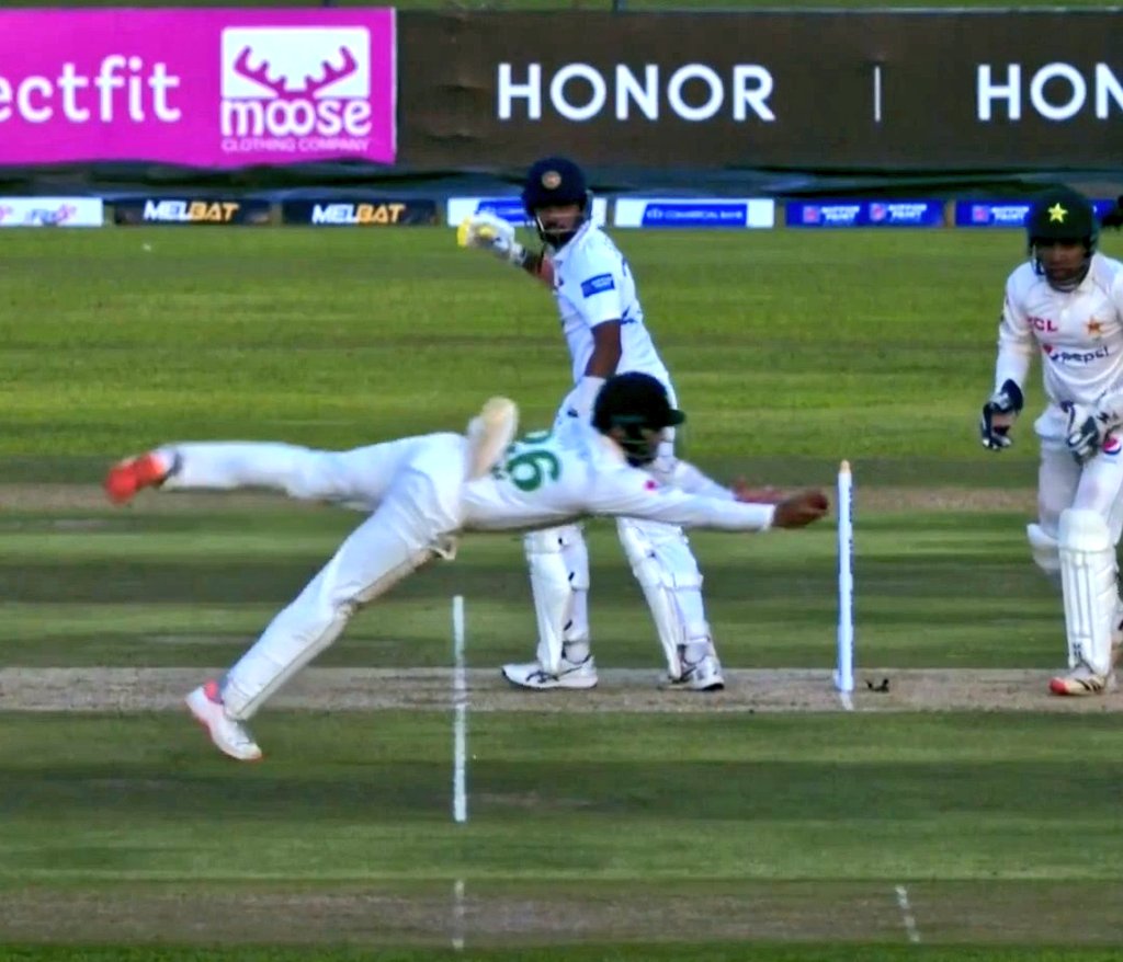 Imam-Ul-Haq Catch Video