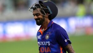 ऋषभ पंत की राह का रोड़ा बने ये 2 विकेट कीपर, जिनकी वजह से अब नहीं कर पाएंगे वह कभी कमबैक 3 Kl Rahul