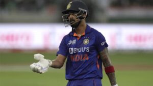 टीम इंडिया के 3 खिलाड़ी Bcci के पैसों पर उड़ा रहे हैं मौज, लेकिन रन बनाने के नाम पर हैं फिसड्डी 3 Kl Rahul