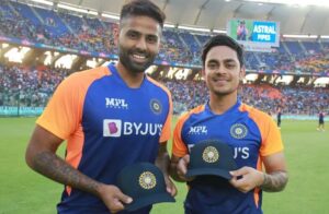 ये 2 खिलाड़ी लेंगे एशिया कप में श्रेयस अय्यर और केएल राहुल की जगह, एक ने तो बनाए हैं सिर्फ 20 की औसत से रन 3 Ishan Kishan Suryakumar Yadav