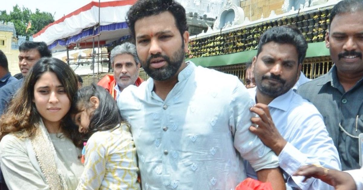 विराट कोहली की राह पर चले रोहित शर्मा, परिवार संग तिरुपति बालाजी के दर्शन करने के लिए पहुंचे, वायरल हुआ Video 2 विराट कोहली की राह पर चले रोहित शर्मा, परिवार संग तिरुपति बालाजी के दर्शन करने के लिए पहुंचे, वायरल हुआ Video