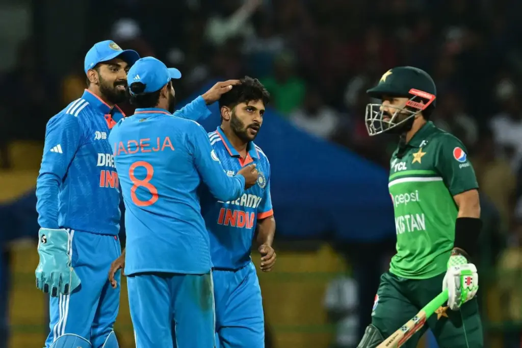'हमारे बल्लेबाज उम्मीदों पर...' टीम इंडिया से मैच हारने के बाद बाबर आजम का फूटा गुस्सा, इन खिलाडियों की जमकर लगाई क्लास 3 Ind Vs Pak