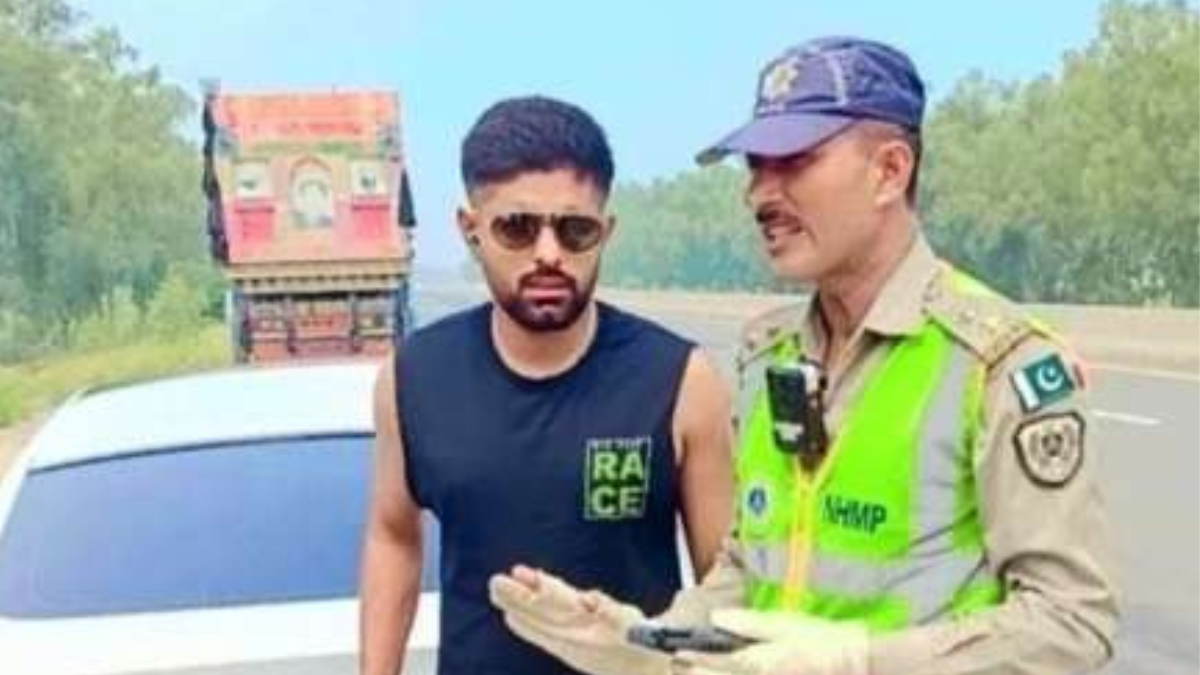 वर्ल्ड कप के लिए भारत आने से पहले ही Babar Azam को हुआ भारी नुकसान, पुलिस ने पाक कप्तान की इस हरकत पर लगाया बड़ा चालान