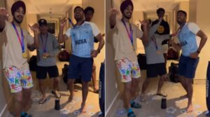 Video: ‘सरकशी का परचम लहरा दो’ गोल्ड मेडल जीतने के बाद देश भक्ति के रंग में रंगी टीम इंडिया, अर्शदीप समेत सभी खिलाड़ियों ने इस तरह मनाया जश्न 2 Team India
