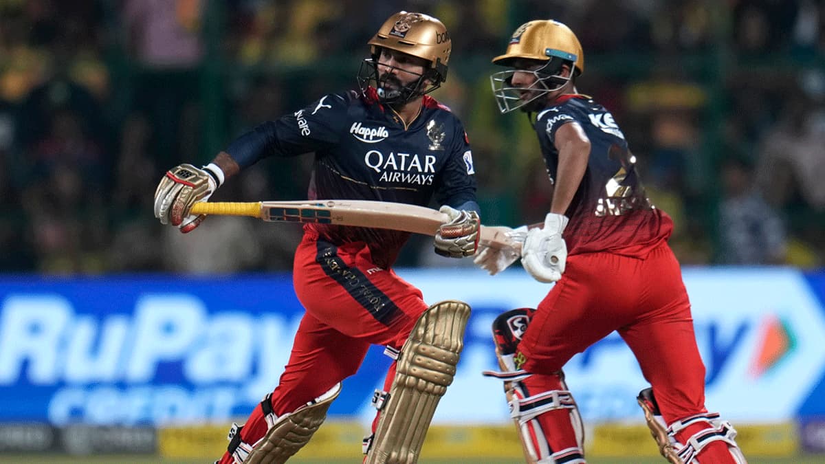 इस खिलाड़ी को रिलीज न कर के Rcb ने की बड़ी गलती, Ipl 2024 में विराट कोहली की हार की बनेगा बड़ी वजह 3 Dinesh Karthik Rcb