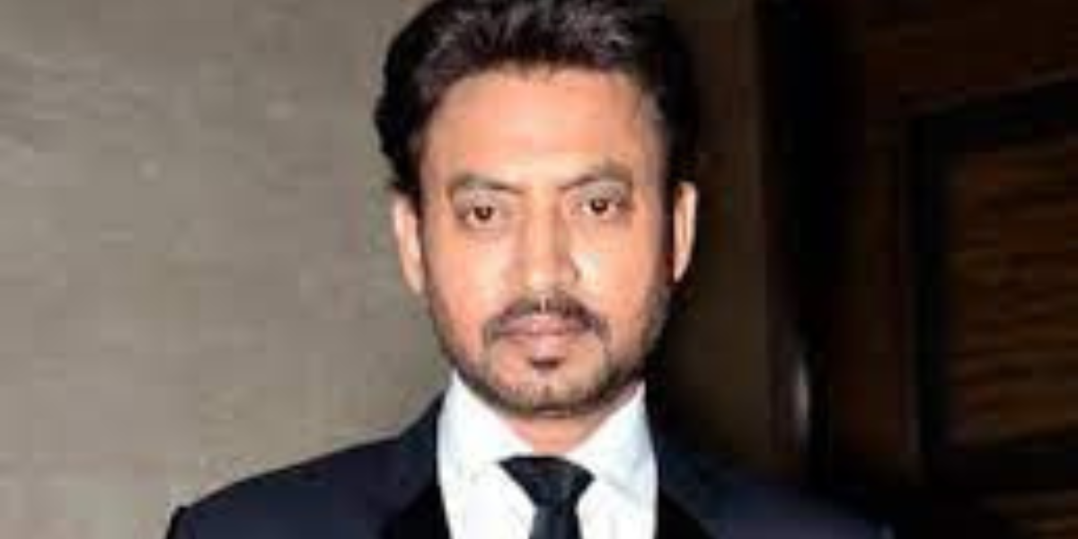 ये हैं बॉलीवुड के 10 सबसे लंबे एक्टर्स, जिनके साथ हीरोईन की हाइट मैच करने के लिए डायरेक्टर को करनी पड़ती है कड़ी मशक्कत 2 Irfan Khan