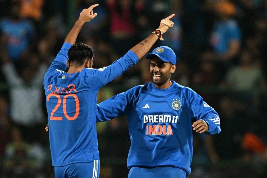 जडेजा के लिए Bcci ने इस ऑलराउंडर के साथ की नाइंसाफी, 'मैन ऑफ द मैच' बनने के बाद भी टीम इंडिया से किया बाहर 3 Axar Patel