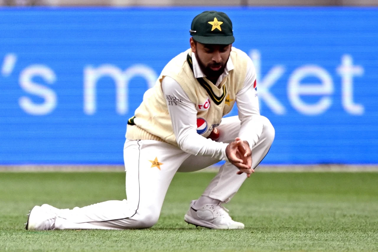 Aus Vs Pak: फिर खुली पाकिस्तानी फील्डिंग की पोल, हाथ में आए लप्पू कैच को भी कर दिया ड्रॉप, वीडियो देख आप भी पकड़ लेंगे माथा 2 Abdullah Shafique. Aus Vs Pak