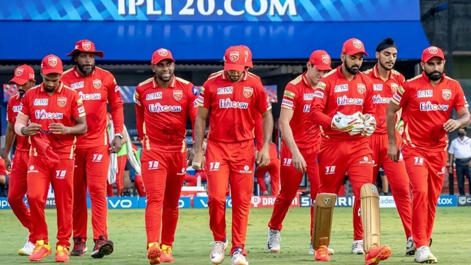 प्रीति जिंटा से ऑक्शन में हुई बड़ी गलती, 10 मैच में 69 रन बनाने वाले पर बरसाया पैसा, अब एक्ट्रेस ने पकड़ा अपना माथा 3 Punjab Kings