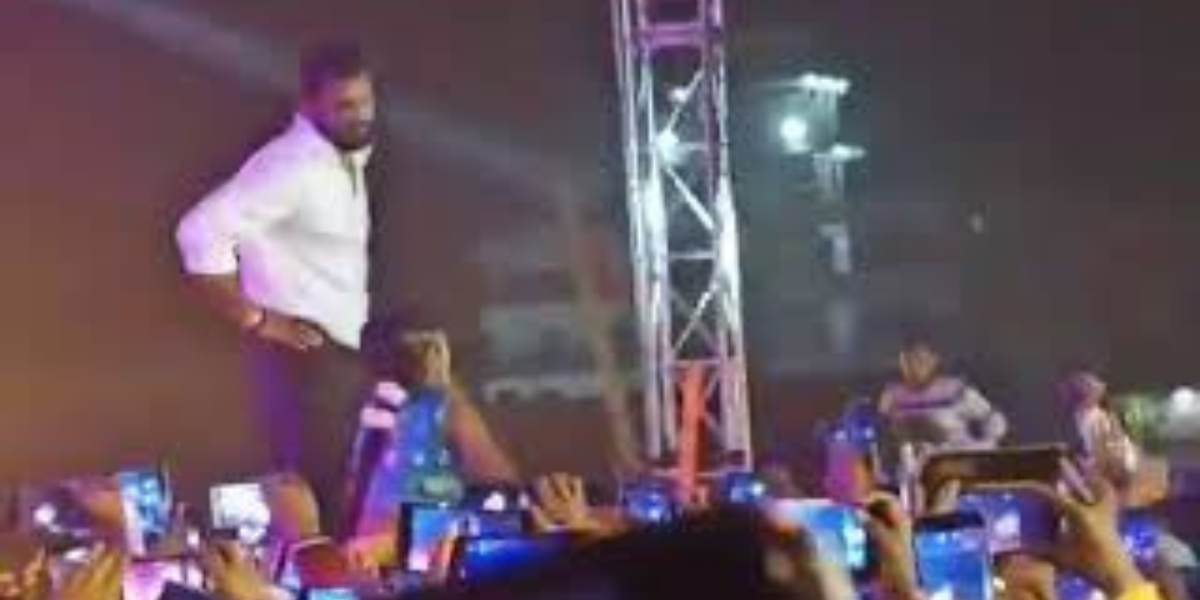 जब लाइव शो के दौरान सबके सामने खेसारी लाल ने लड़की को जड़े 4 थप्पड़! खूब मचा था बवाल... 2 Khesari Lal