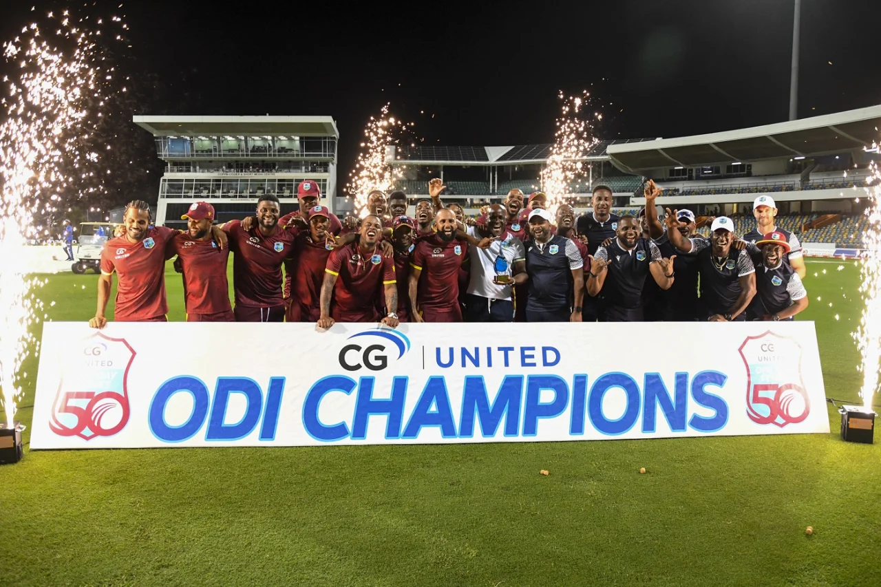 Wi Vs Eng: वेस्टइंडीज में धराशायी हुए अंग्रेज, कैरेबियाई टीम ने 25 साल बाद तीसरे Odi में इंग्लैंड को रौंदकर 4 विकेट से दर्ज की जीत 3 Wi Vs Eng