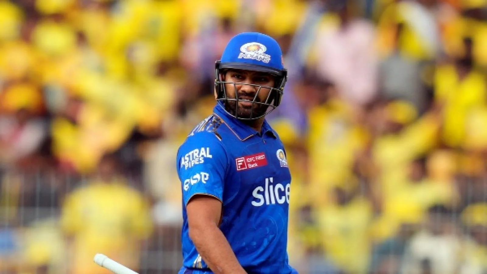 'उसकी कोई औकात नहीं जो कही..' मुंबई इंडियंस ने रोहित शर्मा को कप्तानी से हटाने के बाद तोड़ी चुप्पी, दिया ऐसा विवादित बयान 3 Rohit Sharma