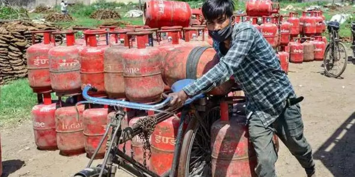 Lpg की कीमतों से लेकर सिम कार्ड बदलने तक साल 2024 से देश में बदल गए ये नियम, सीधा करेंगे आपकी जेब पर असर