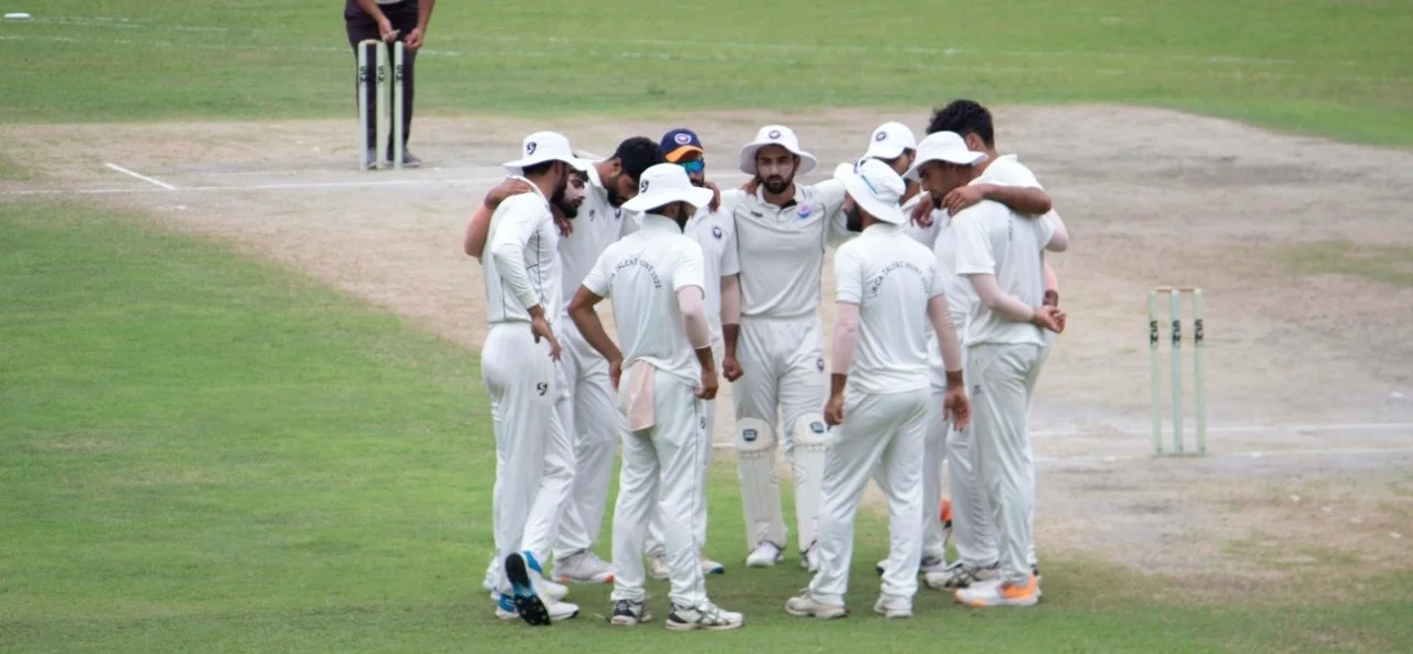 अफगानिस्तान को धोने के बाद गेंदबाजी में उतरे रोहित शर्मा, रणजी में मचाया तूफान, 5 विकेट लेकर बल्लेबाजों को किया नेस्तनाबूद 3 Rohit Sharma