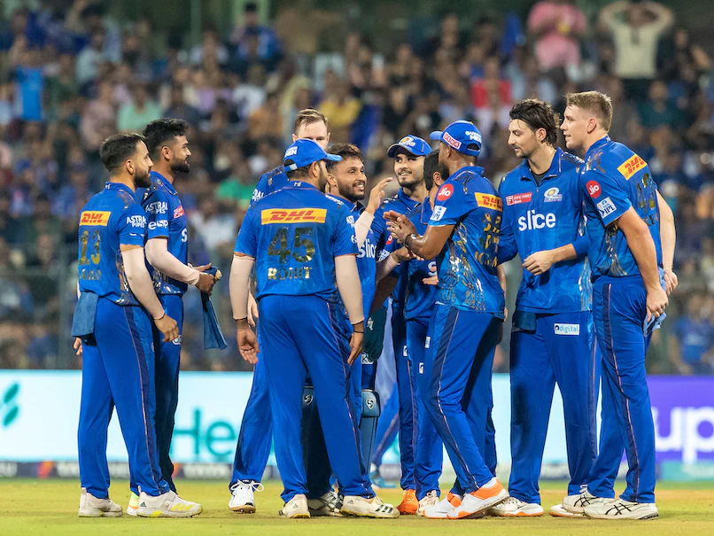 Ipl 2024 से पहले नीता अंबानी के बल्लेबाज ने गेंदबाजों की उड़ाई धज्जियां, सिर्फ इतनी गेंदों में ठोका शतक, गेंदबाजों की लगाई लंका 2 Mumbai Indians