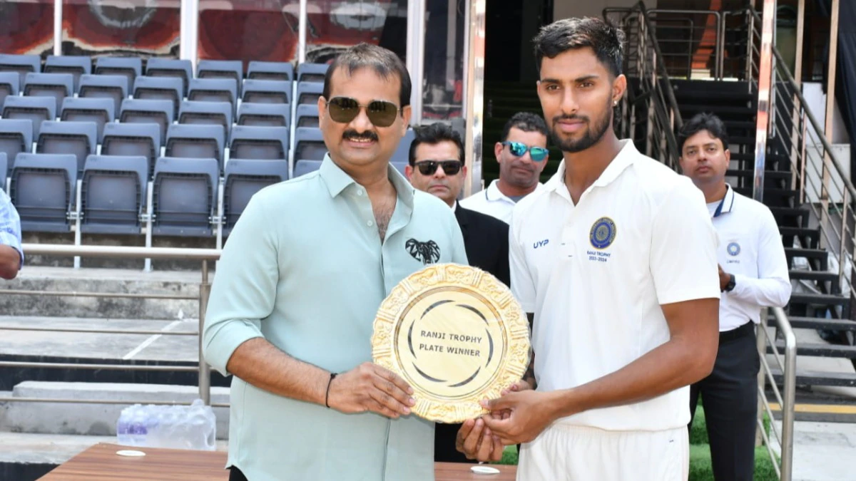 '1 करोड़ कैश और एक Bmw..' इस शख्स ने दिखाई दरियादिली, Ipl की तरह रणजी ट्रॉफी में हर खिलाड़ी पर करेगा पैसों की बारिश 3 Hyderabad Cricket Team
