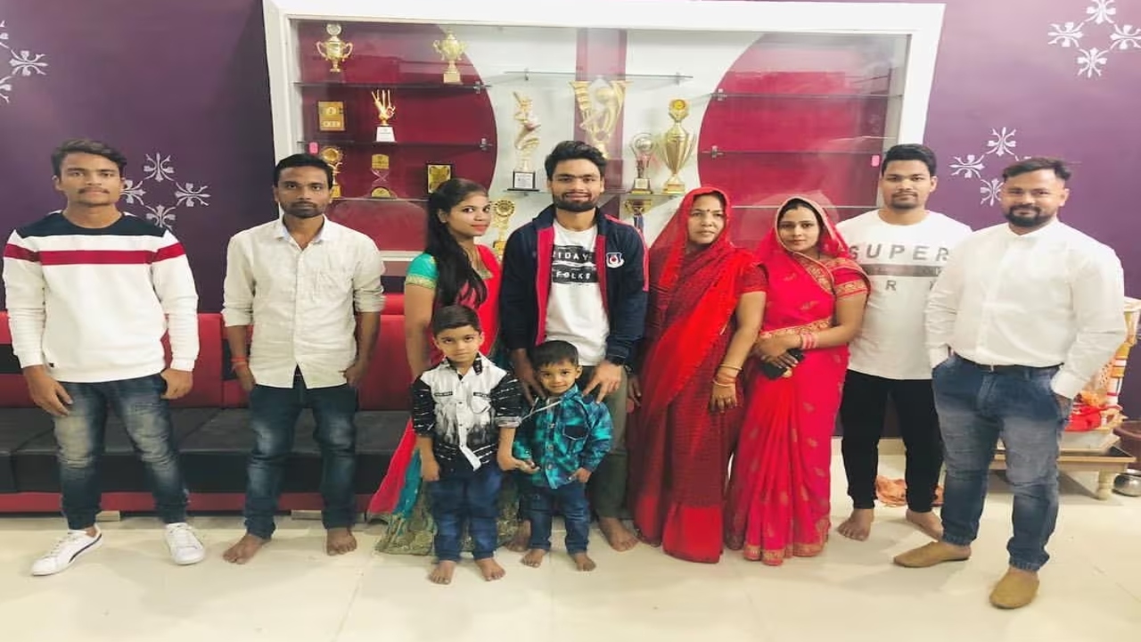 Rinku Singh Family