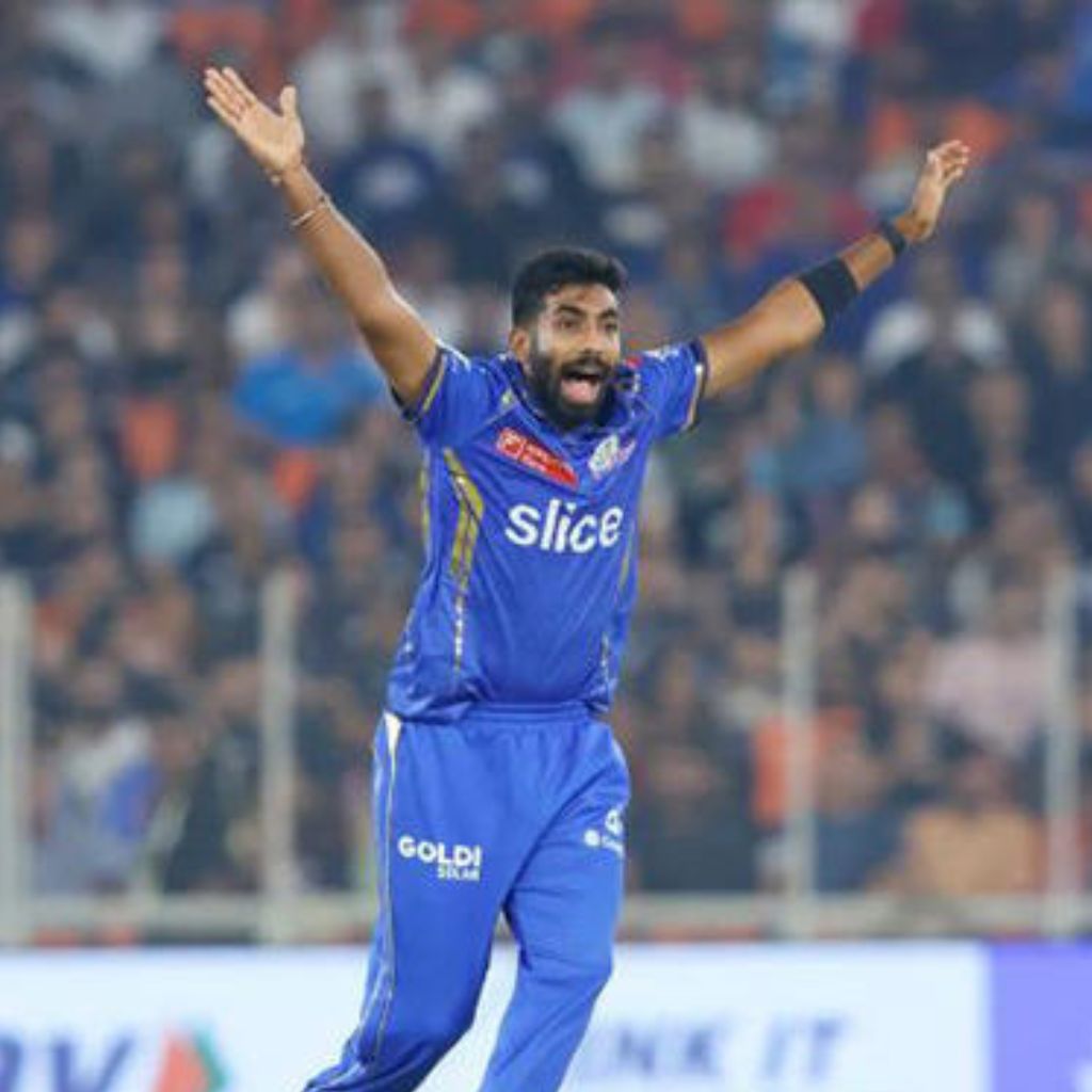 स्टार्क या कमिंस नहीं बल्कि ये भारतीय बल्लेबाज है 20-25 करोड़ लेने का असली हकदार, लेकिन मिलते हैं कौड़ी के बराबर पैसे 3 Jasprit Bumrah
