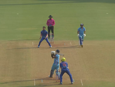 Ipl से पहले शिखर धवन ने खेली तुफानी पारी, सिर्फ 29 गेंदों पर बना दिए इतने रन, ईशान किशन की टीम को दी मात 3 Dy Patil T20 Cup