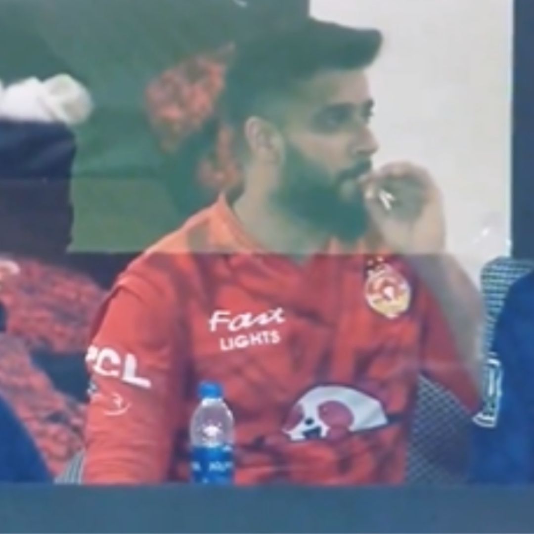 Video: रमजान के महीने में Psl मैच के दौरान ड्रेसिंग रूम में सिगरेट पी रहे इस पाकिस्तानी खिलाड़ी का वीडियो हुआ वायरल
