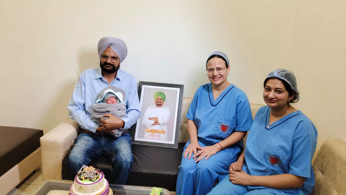 सिद्धू मूसेवाला के घर गूंजी किलकारी, मां चरण कौर ने 58 साल की उम्र में सिंगर के छोटे भाई को दिया जन्म 