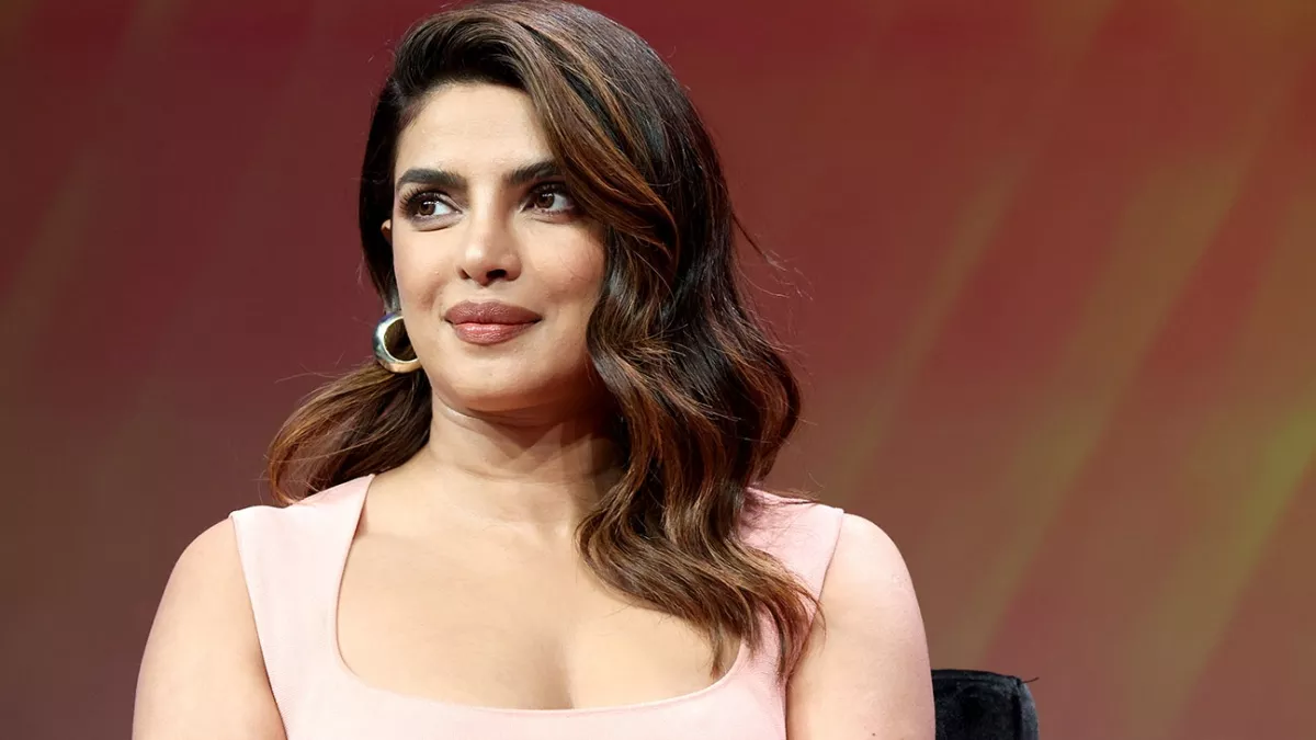 प्रियंका चोपड़ा की बहन ने केजरीवाल संग लिए सात फेरे, सब्यसाची के लाल जोड़े में अप्सरा लगीं एक्ट्रेस