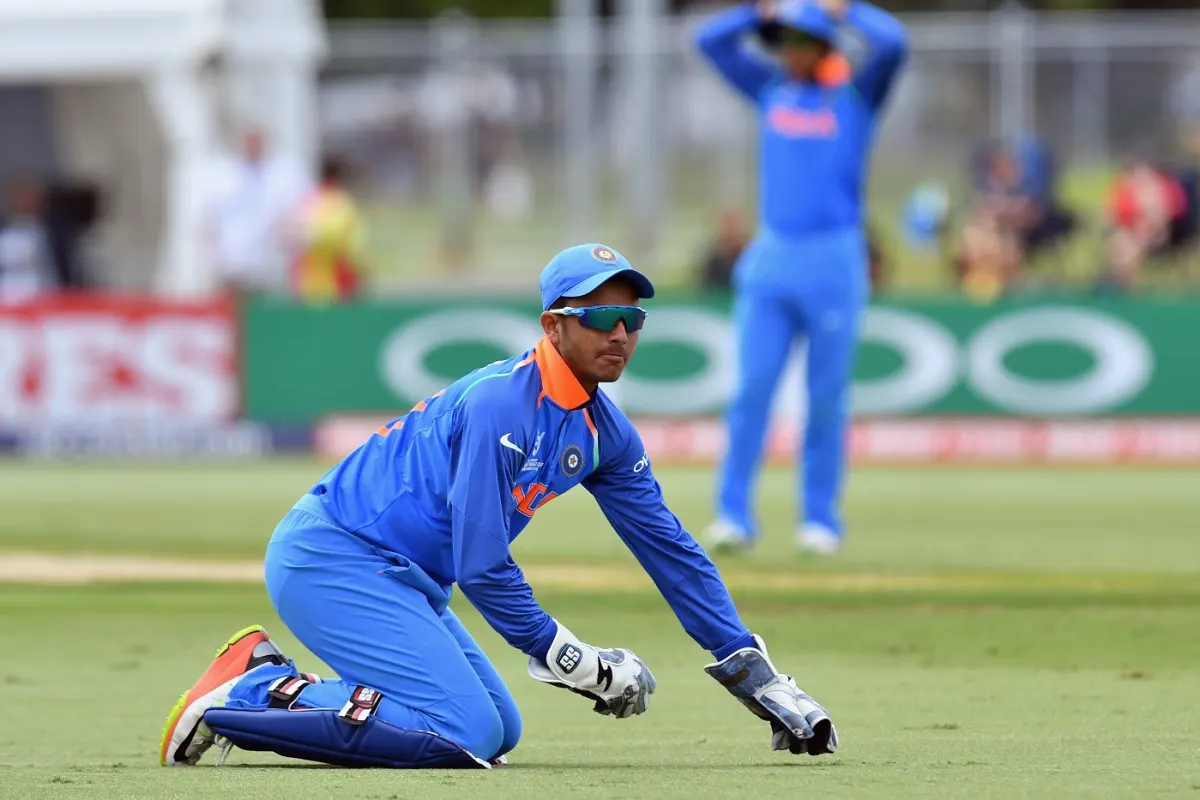 आरसीबी के खिलाफ मुकाबले से ठीक पहले मुंबई इंडियंस के खेमे में शामिल हुआ खूंखार खिलाड़ी, ताबड़तोड़ स्ट्राइक रेट से करता है गेंदबाजों की कुटाई 3 Harvik Desai